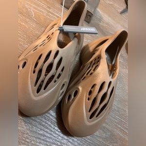 Adidas Yeezy Foam Runner - Stone Salt - size 5